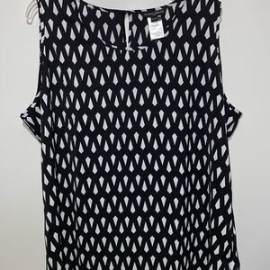Mario Serrani Women's Black White Geometric Keyhole Back Sleeveless Top Size XXL